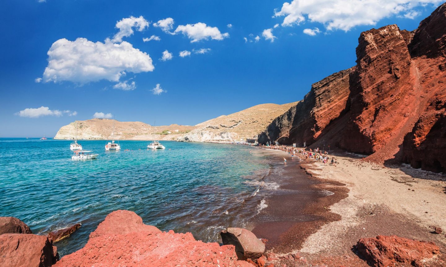 Blick über Red Beach auf Santorini Blick über Red Beach auf Santorini