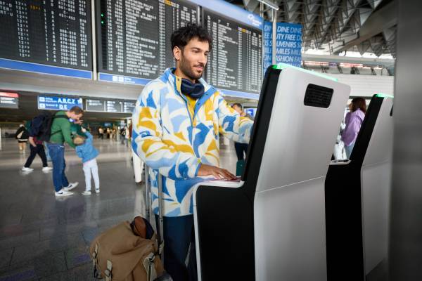Automat für Check-in am Frankfurter Flughafen