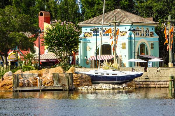 Kulisse mit Boot im Sea World in Orlando