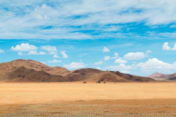 Blick auf Berge der Namib-Wüste bei Windhoek