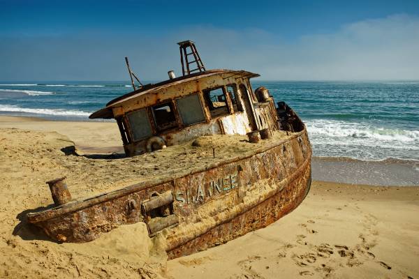 Shipwreck on the beach at Skeleton Bay